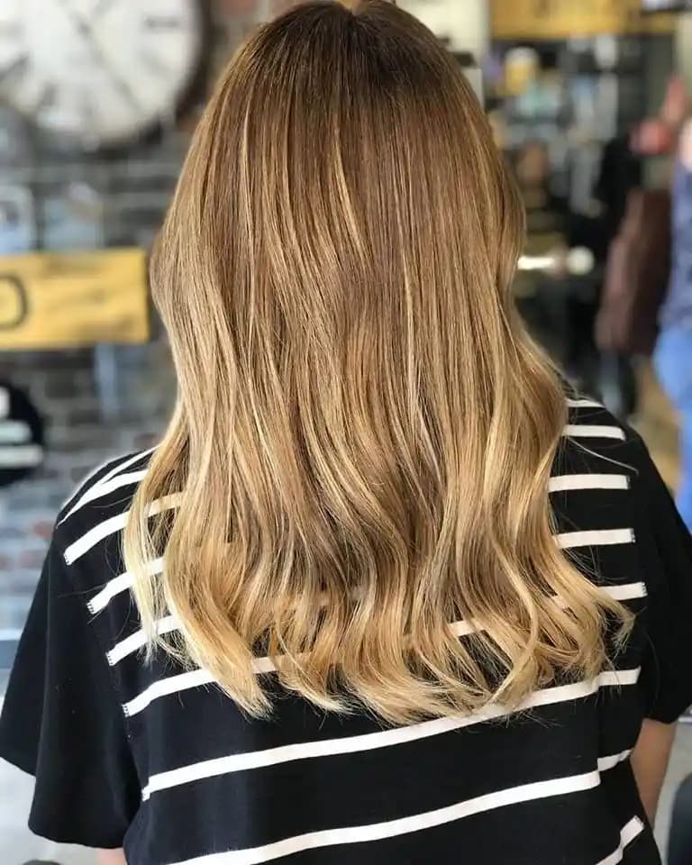 Işıltılı Sarı Saç Modelleri: Parlaklık ve Stil Uyumu İçin Öneriler