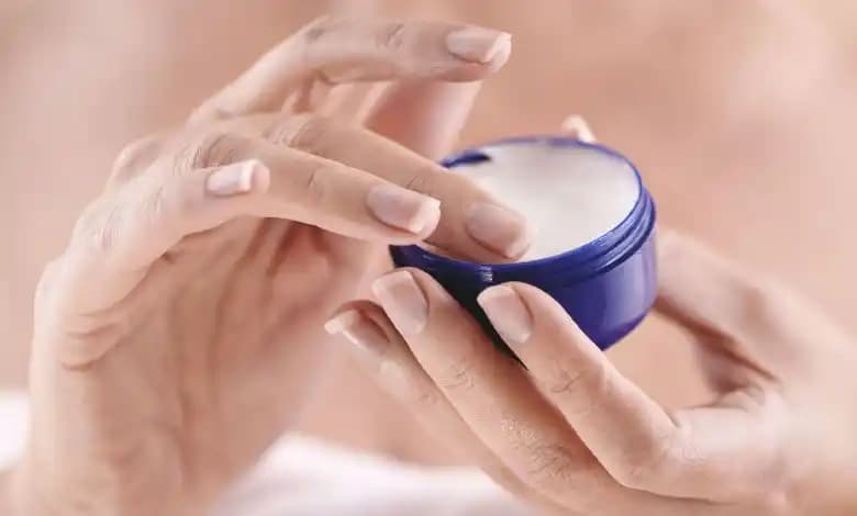 Vazelin ve Pişik: Cilt Koruyucu Bariyer ve Tedavi Yaklaşımlarının Değerlendirilmesi